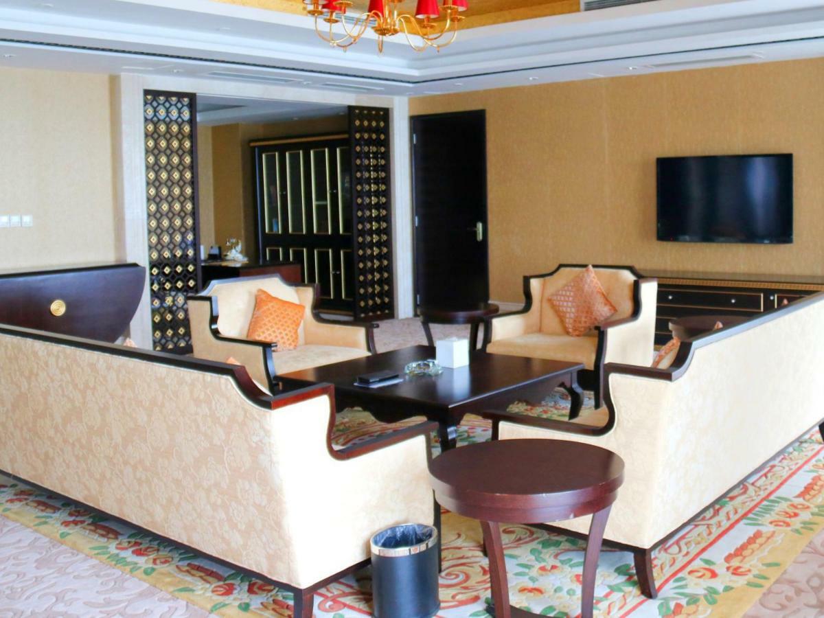 Grand Metropark Hotel Chongqing Exterior photo